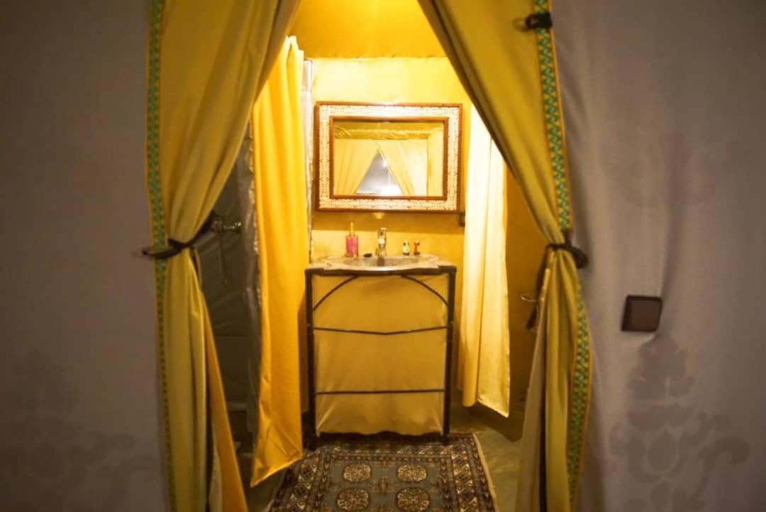 Merzouga Luxury Camp Екстер'єр фото