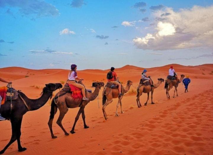 Merzouga Luxury Camp Екстер'єр фото