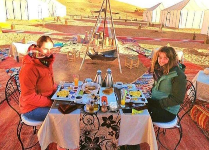 Merzouga Luxury Camp Екстер'єр фото