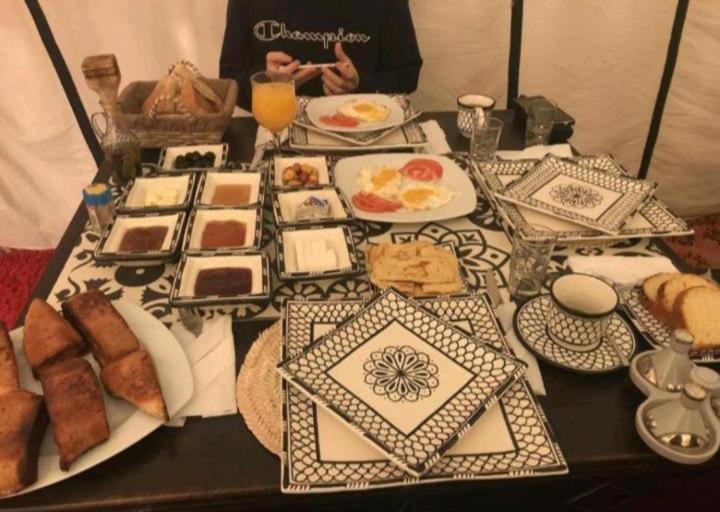 Merzouga Luxury Camp Екстер'єр фото